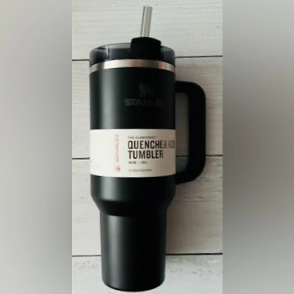 NWT Stanley 40 oz Stainless Steel H2.0 FlowState
Quencher Tumbler - Black Tonal - Picture 4 of 4